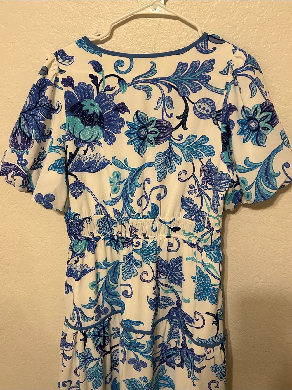 🎒Pretty Garden White & Blue Floral V-Neck Tiered Midi Dress size L GUC - Picture 14 of 15